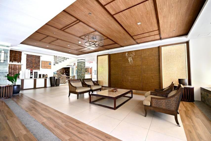 The Aston Executive Suite 2Br Balcony Near Mines View Baguio Baguio City Exterior foto